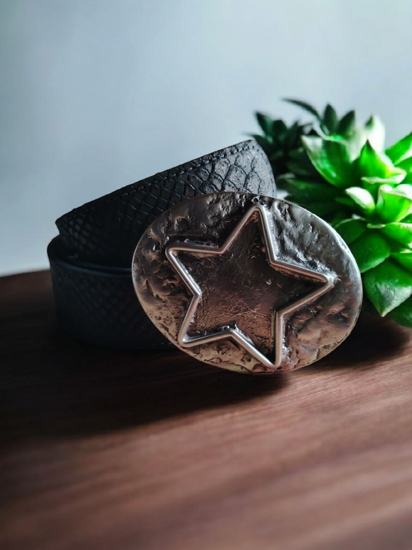 Cinturón estrella reptil negro