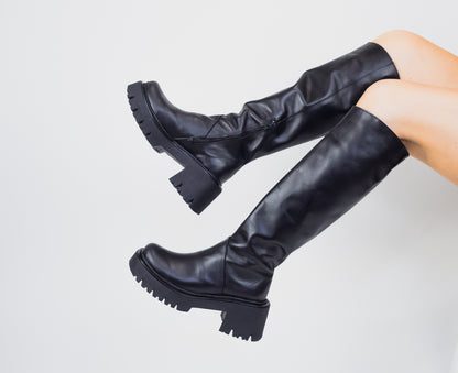 Bota Negra con planta goma