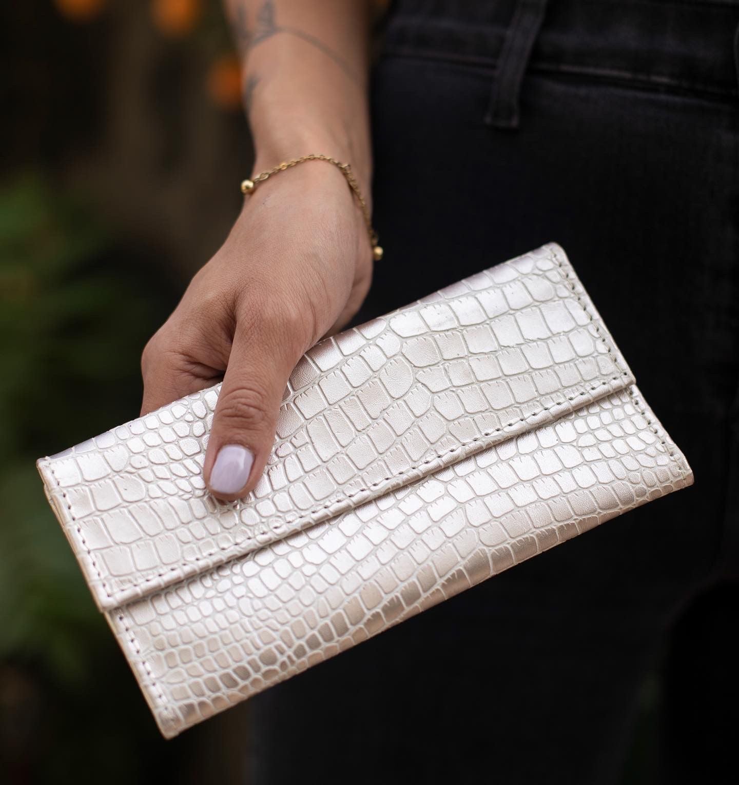 Pearl wallet