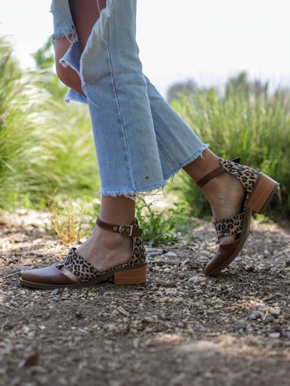 Sandalias Brava con hebilla
